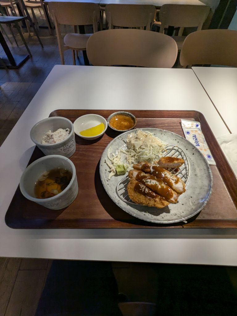 韓国のとんかつ定食